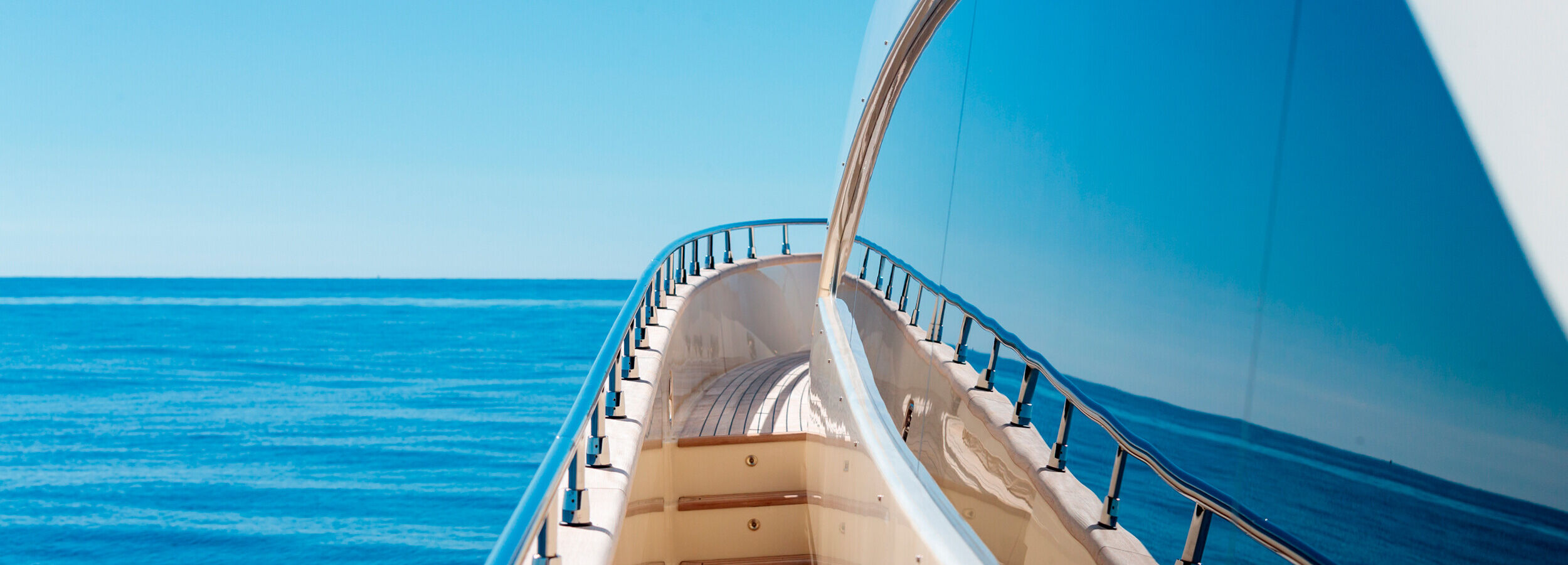 beautiful-shot-from-the-yacht-