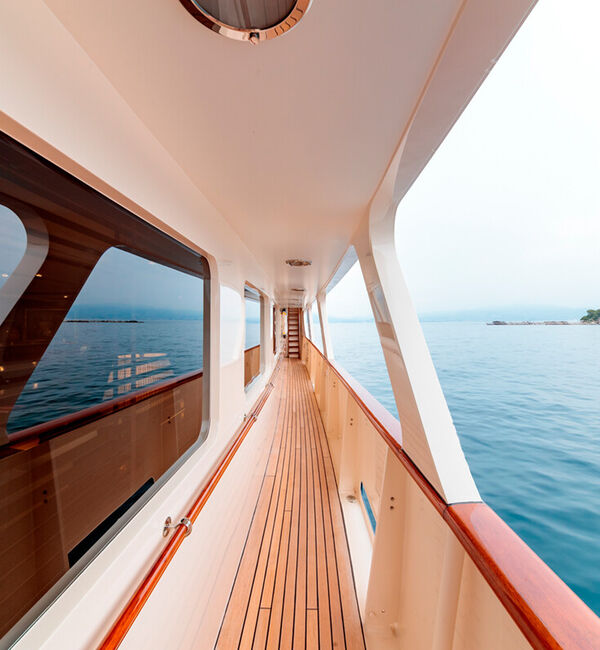 beautiful-shot-from-the-yacht
