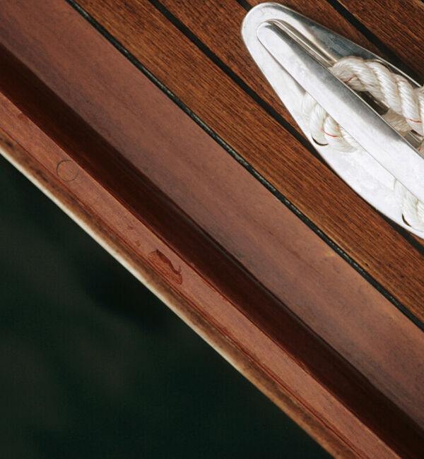 close-up-of-rope-tied-to-teak-