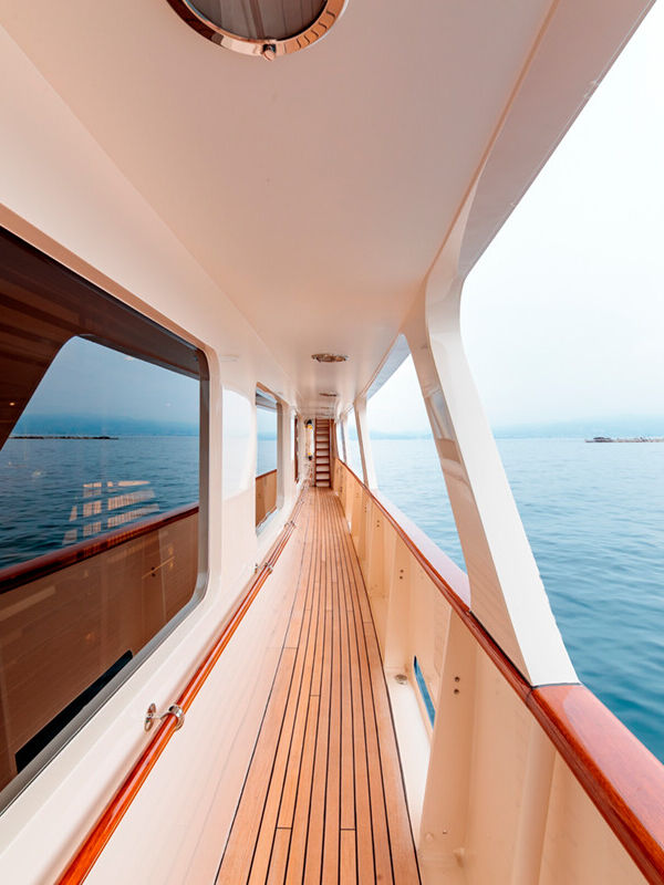 beautiful-shot-from-the-yacht